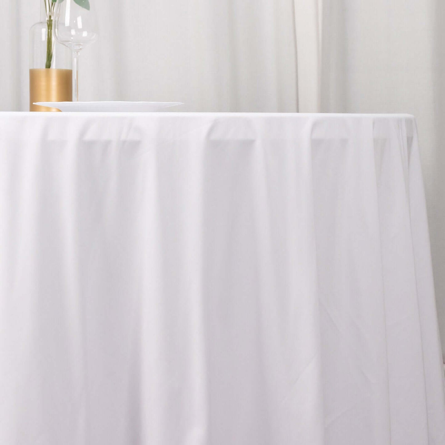 White Premium Scuba Round Tablecloth, Wrinkle Free Polyester Seamless Tablecloth 132"
